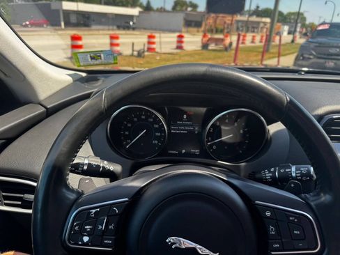 Used 2017 Jaguar F-PACE Prestige AWD/4WD image 22