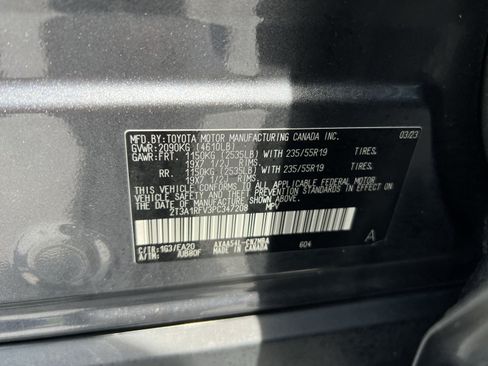 Used 2023 Toyota RAV4 XLE Premium AWD/4WD image 28
