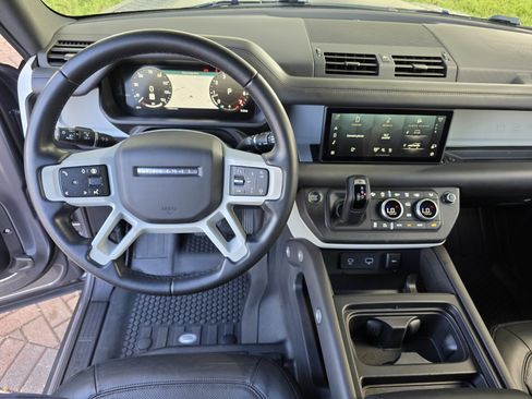 Certified 2024 Land Rover Defender 90 S AWD/4WD image 4