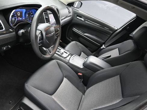 Used 2022 Chrysler 300 Touring w/ Sport Appearance Package RWD image 20