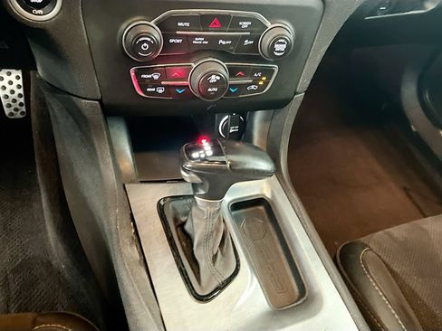 Used 2018 Dodge Charger R/T RWD image 17