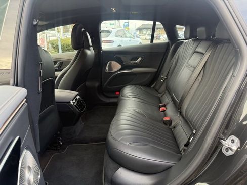 Used 2022 Mercedes-Benz EQS 450+ Sedan image 19