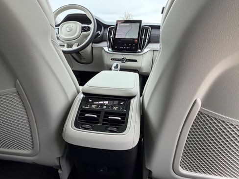 New 2026 Volvo XC90 B6 Ultra w/ Protection Package AWD/4WD image 12