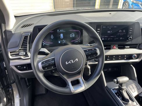 Used 2025 Kia Sportage LX FWD image 34