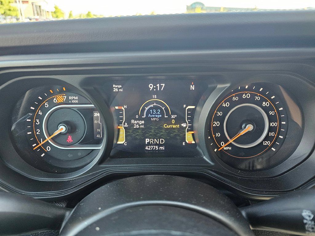 Used 2025 Jeep Wrangler Unlimited Rubicon AWD/4WD image 23