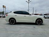 Used 2018 Maserati Levante GranLusso image 5