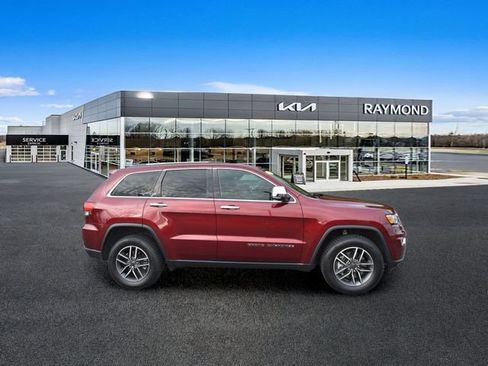 Used 2021 Jeep Grand Cherokee Limited AWD/4WD image 2