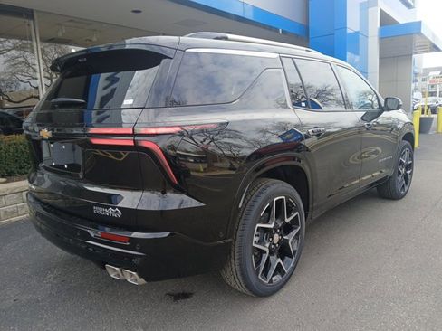 New 2026 Chevrolet Traverse High Country w/ LPO, Floor Liner Package AWD/4WD image 4