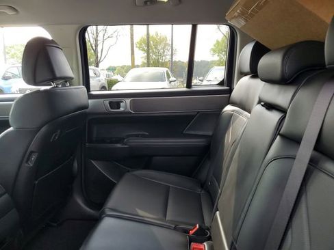Used 2025 Hyundai Santa Fe SEL FWD image 10
