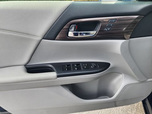 Used 2017 Honda Accord EX-L image 21