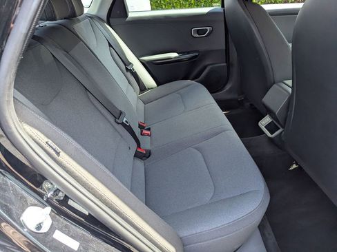 Used 2025 Kia K4 FWD image 28
