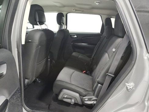 Used 2020 Dodge Journey SE FWD image 16