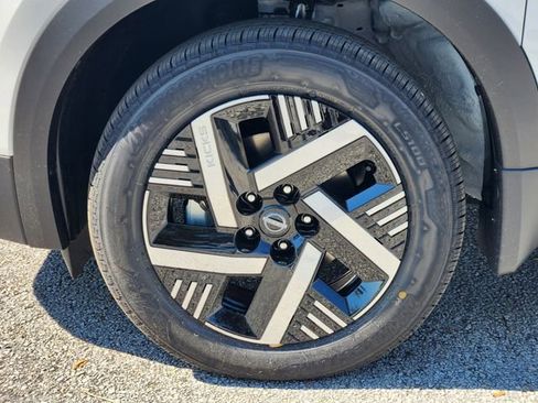 New 2026 Nissan Kicks SV image 7