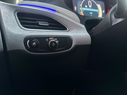 Used 2019 Chevrolet Bolt Premier image 18