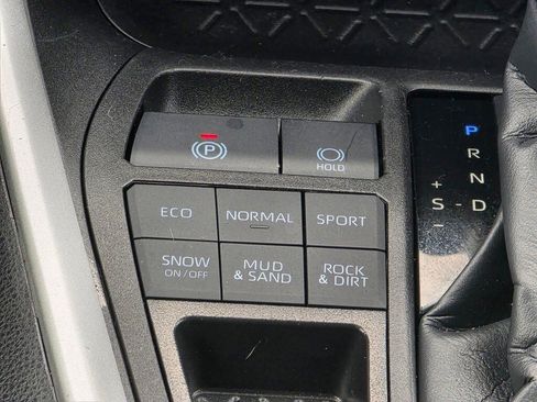 Used 2024 Toyota RAV4 LE image 17