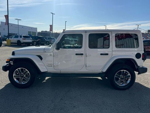 Used 2022 Jeep Wrangler Unlimited Sahara w/ Cold Weather Group image 4
