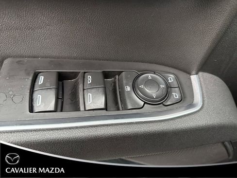 Used 2025 Chevrolet Silverado 1500 LT image 7