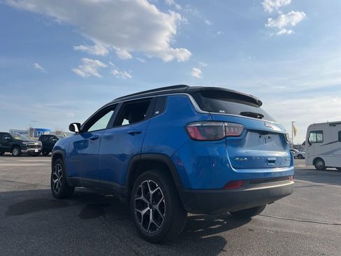 Used 2025 Jeep Compass Limited image 6