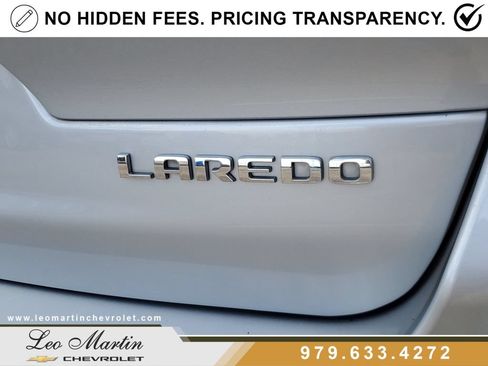 Used 2023 Jeep Grand Cherokee L Laredo RWD image 5