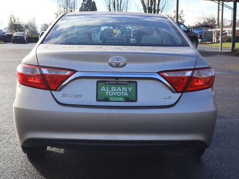 Used 2016 Toyota Camry LE image 5