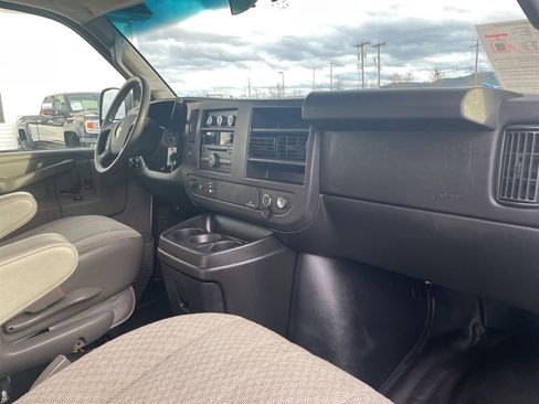 Used 2016 Chevrolet Express 2500 LT w/ LT Preferred Equipment Group image 6