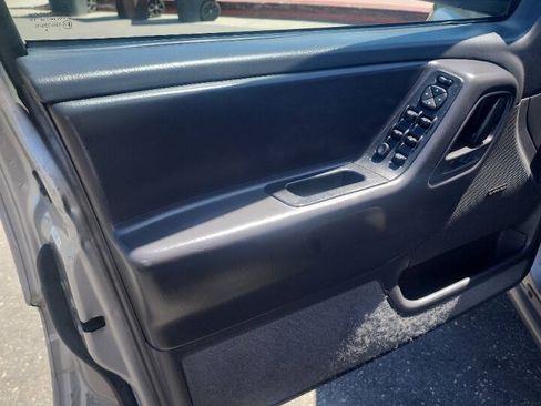 Used 2001 Jeep Grand Cherokee Laredo RWD image 9