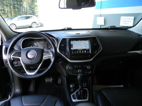 Used 2014 Jeep Cherokee Trailhawk w/ Comfort/Convenience Group AWD/4WD image 19