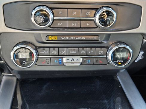 Used 2022 Ford F350 Platinum w/ FX4 Off-Road Package image 16