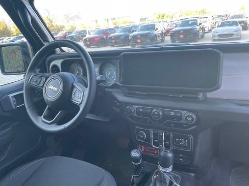 Used 2025 Jeep Wrangler Unlimited Sport AWD/4WD image 11