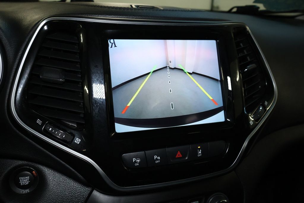 Used 2021 Jeep Cherokee Limited w/ Elite Package AWD/4WD image 36