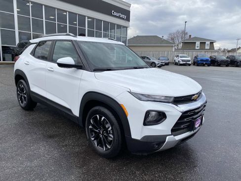 Used 2023 Chevrolet TrailBlazer LT w/ Convenience Package image 8