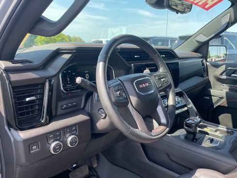 Used 2025 GMC Sierra 1500 AT4 w/ AT4 Premium Package AWD/4WD image 15