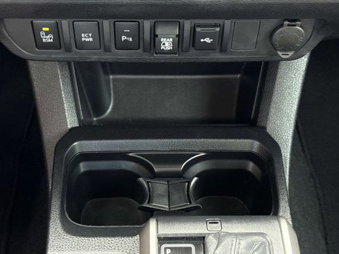 Used 2023 Toyota Tacoma SR5 AWD/4WD image 27