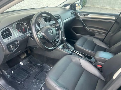 Used 2015 Volkswagen Golf TDI SE image 11