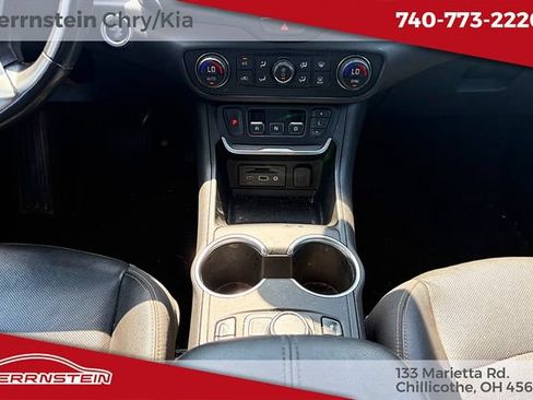 Used 2020 GMC Terrain SLT AWD/4WD image 13