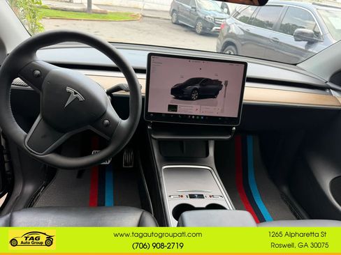 Used 2024 Tesla Model Y Long Range RWD image 5