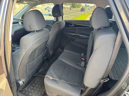 Used 2020 Kia Sorento S AWD/4WD image 8
