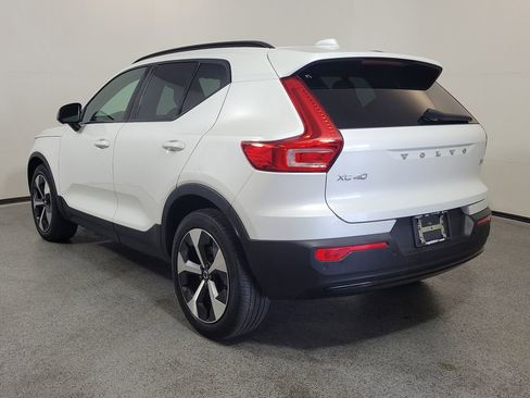 Used 2023 Volvo XC40 B4 Ultimate image 5
