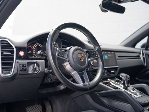Certified 2021 Porsche Cayenne E-Hybrid AWD/4WD image 4