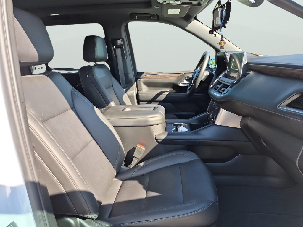 Used 2023 Chevrolet Suburban Z71 w/ Luxury Package AWD/4WD image 36
