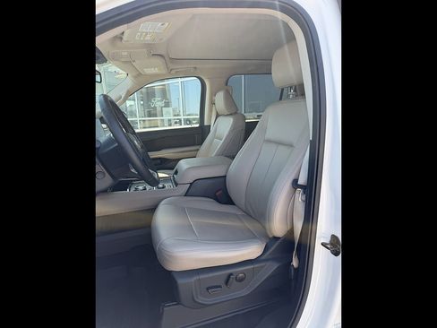 Used 2024 Ford Expedition Max XLT AWD/4WD image 13