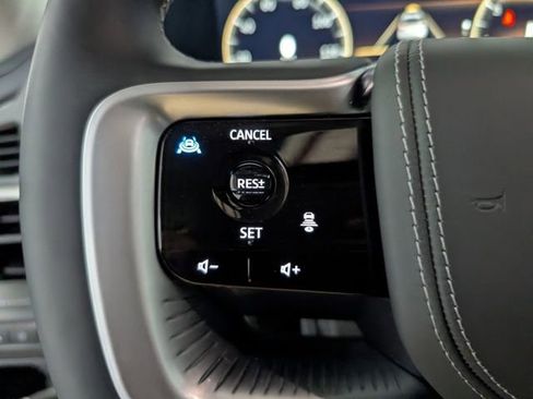 Used 2025 INFINITI QX80 Sensory AWD/4WD image 22