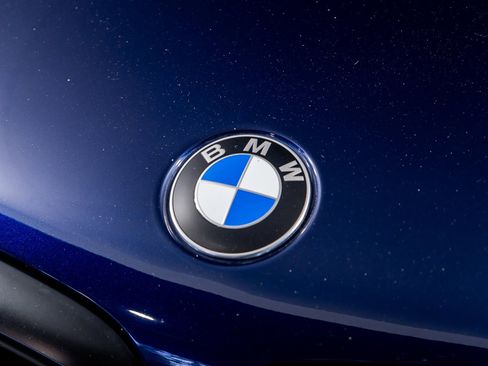 Used 2025 BMW X5 M60i w/ Premium Essential Package image 25