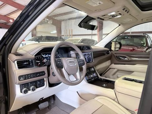 Used 2021 GMC Yukon Denali w/ Denali Ultimate Package AWD/4WD image 19