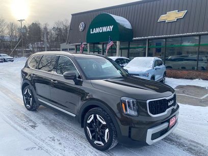 Used 2023 Kia Telluride EX w/ EX Captain's Chair Package
