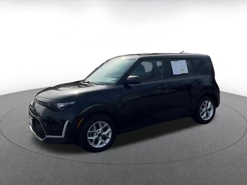 Used 2025 Kia Soul LX w/ LX Technology Package image 8