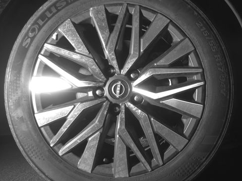 Used 2025 Nissan Altima 2.5 SV FWD image 13