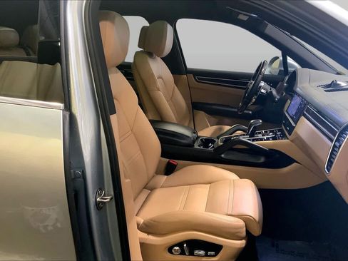 Used 2020 Porsche Cayenne S AWD/4WD image 14