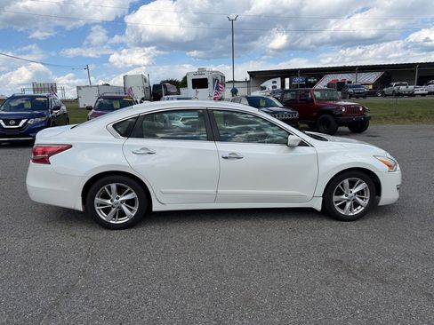 Used 2013 Nissan Altima 2.5 SV FWD image 6