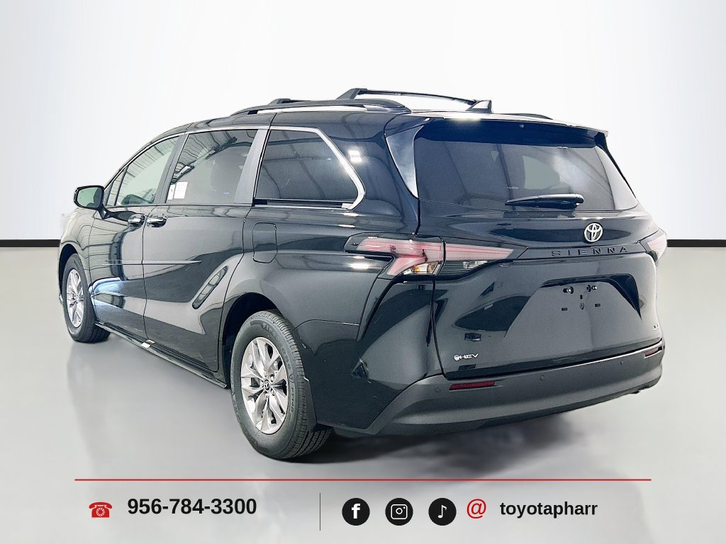 New 2026 Toyota Sienna XLE FWD image 7